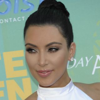 Kim Kardashian paga casi 65 mil dólares por joyas de Taylor