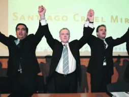 Santiago Creel (centro) pide un “arbitro neutral” para la contienda interna panista. EL UNIVERSAL  /