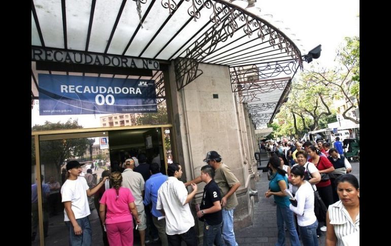 Todas las recaudadoras estatales mantendrán su servicio al contribuyente en horario normal durante periodo decembrino.  /