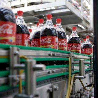 Acuerdan fusión entre Coca-Cola Femsa y Grupo Fomento Queretano
