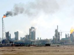 El segundo lugar lo tiene la petrolera iraní NIOC por su capacidad de refinación y ventas.  /