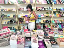 Regalar un libro siempre es una buena opción en temporadas como ésta. Busca la mejor opción para tus seres queridos.  /