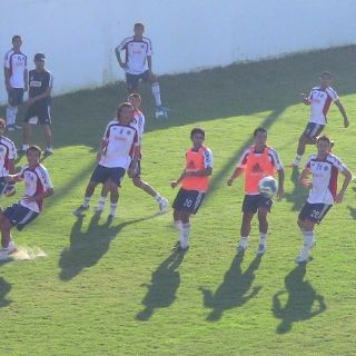 Quirarte muestra primera alineación