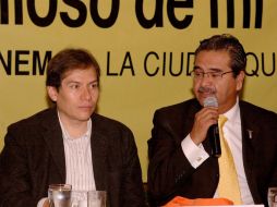 Manuel Oropeza (izq.) explicó que el próximo 23 de diciembre se reunirá  el Consejo Estatal para fijar la convocatoria. ARCHIVO  /