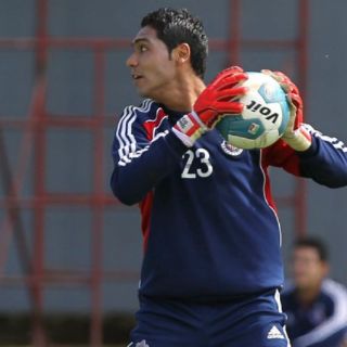 Hugo Hernández peleará por titularidad en portería chiva