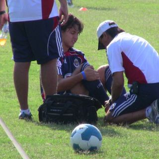 Arellano da susto en entrenamiento