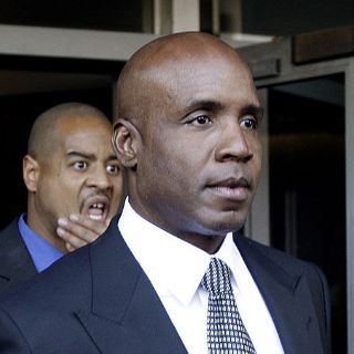 Emiten sentencia a beisbolista Barry Bonds
