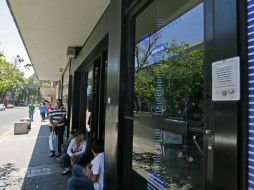 Una de las medidas que entraría en vigor a partir del próximo año era obligar a los bancos a contratar seguridad privada.  /
