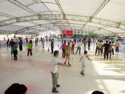 La pista de hielo instalada el año pasado tuvo más de 100 mil usuarios en el mes en que estuvo en funcionamiento. ARCHIVO  /