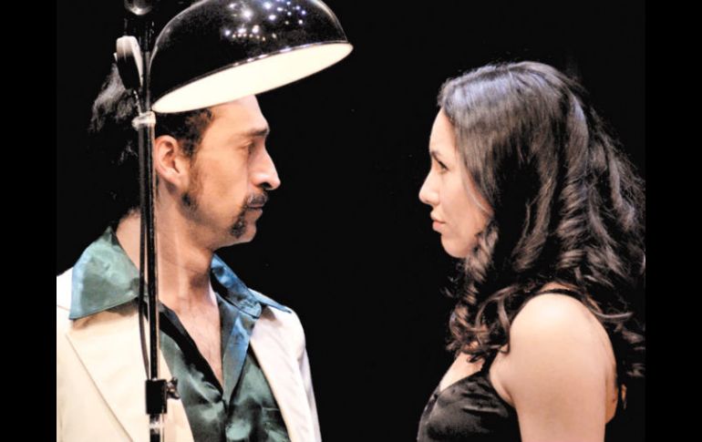 La puesta en escena El coleccionista, protagonizada por Bruno Bichir y Bárbara Mori es una de las obras favorecidas por el público.  /