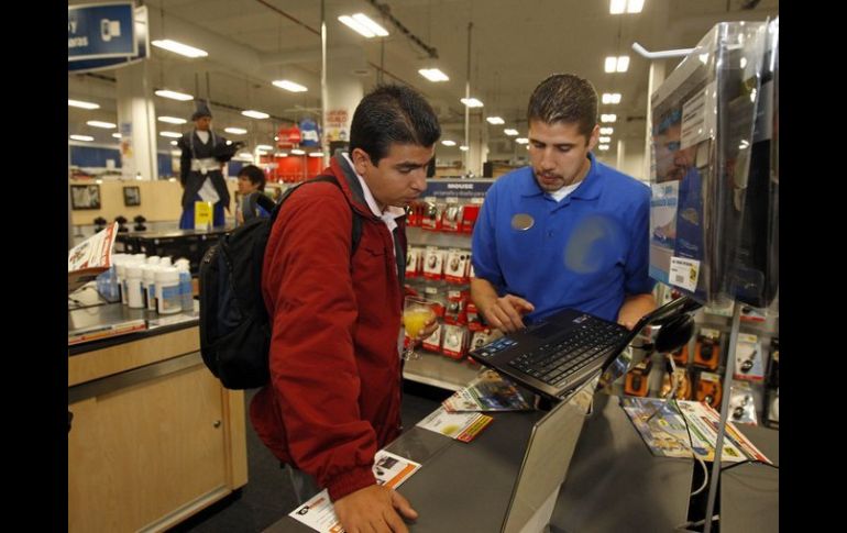 Un factor importante que impulsará la adopción de factura electrónica entre las Pymes es encontrar costos asequibles. ARCHIVO  /