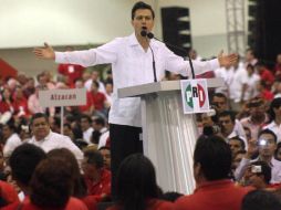 Enrique Peña Nieto dijo ante 10 mil priistas que su partido sabe muy bien lo que México no ha logrado. EL UNIVERSAL  /