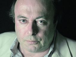 En la obra de Hitchens hay cerca de 25 libros, principalmente sobre artistas como Dostoievsky, Paine y Orwell. EFE  /