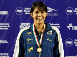 La seleccionada mexicana Zaira Cárdenas con su medalla de oro.  /