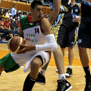 El mexicano Ayón jugará en la NBA