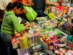 El alza a tasa interanual en las ventas minoristas tuvo que ver con aumentos en artículos de papelería. ARCHIVO  /