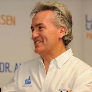 Alfonso Petersen abre casa de campaña