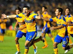 El atacante chileno de Tigres, Héctor Mancilla, colaboró con 16 anotaciones de las 48 que marcó el conjunto norteño en 2011. EFE  /