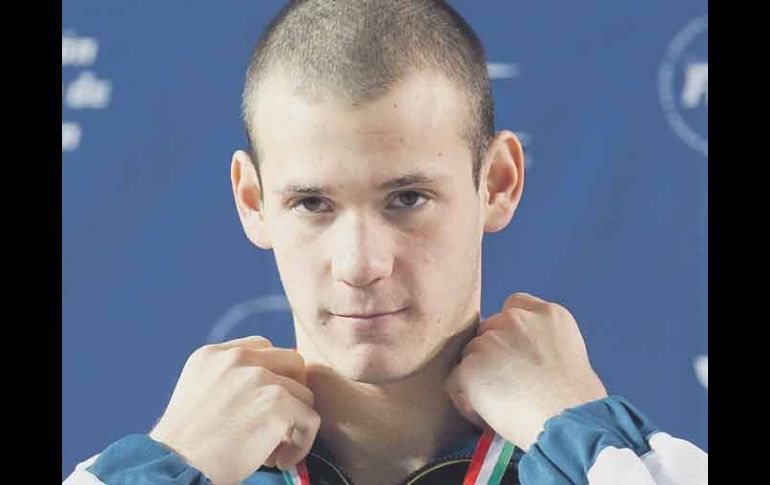 Rodrigo Martínez sumó ayer otras dos medallas, para sumar cinco en esta justa, al conquistar las pruebas de pecho en 50 y 100 metros.  /