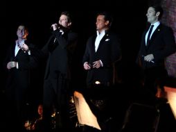 La entrada fue gratuita a todos aquellos que aportaran con alimentos no perecibles. EFE  /