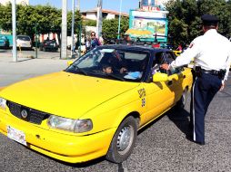 Pretenden evitar abusos en los cobros por parte de los taxistas; las revisiones se harán hasta el 6 de enero.  /
