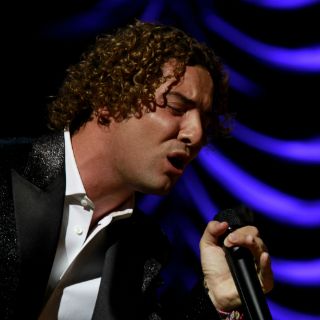 Lanza David Bisbal 'Una Noche en el Teatro Real' en formato digital