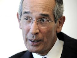 El presidente Colom estuvo recientemente de visita en Washington, donde logró el cese del embargo militar. EFE  /