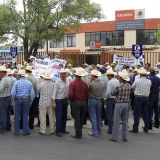 Lecheros logran ordenamiento del sector tras múltiples protestas