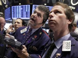 Los sectores bancario y de tecnología fueron los que más aumentaron hoy en la bolsa neoyorkina. AP  /