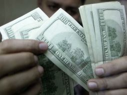 Desde los últimos meses, el tipo de cambio ha mantenido a la divisa estadounidense arriba de los 13 pesos por unidad. ARCHIVO  /