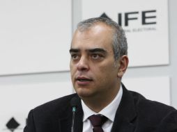 Alfredo Figueroa, presidente de la Comisión de Quejas y Denuncias del IFE, anunció hoy la decisión del órgano electoral. ARCHIVO  /