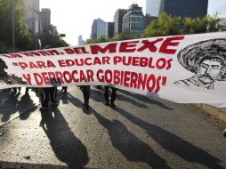 Marcha de normalistas rurales que este jueves protestaron en la ciudad de México. EFE  /