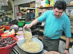 Según estadísticas del Inegi, en la misma quincena de 2010, el INPC sólo aumentó 0.19 por ciento.  /