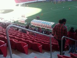 Unas dos mil personas asistieron al cotejo.  /