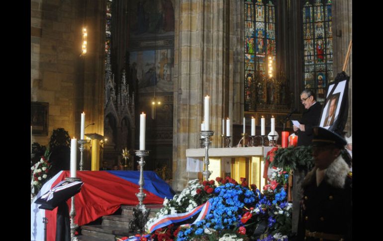 El funeral concluyó esta tarde con una ceremonia familiar en el crematorio Strasnice de Praga. AFP  /
