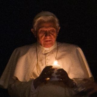 El Papa enciende la luz de la paz en El Vaticano