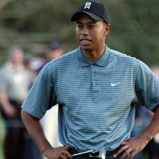 Tiger Woods vuelve a sacar las garras