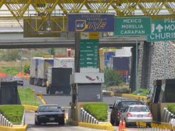 Las autoridades administrativas destacan que con la tarjeta IAVE también se genera un ahorro para la cámara alta. ARCHIVO  /