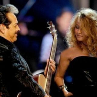 Paulina y los Tigres del Norte lideraron la radio en 2011