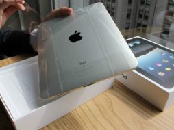 Los autores de estos videos no aparecen en imagen, pero sus manos son las encargadas de desvelar el gadget. ESPECIAL  /