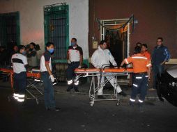 Paramédicos de la Cruz Roja tapatía y de la Cruz Verde de Guadalajara, Zapopan y Tlaquepaque acudieron al centro de rehabilitación.  /