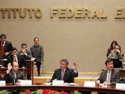 El IFE resolvió  que los precandidatos podrán aparecer públicamente con límites fijados. EL UNIVERSAL  /