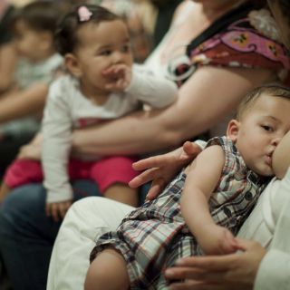 Capacitó Salud Jalisco a 19 mil madres en lactancia materna