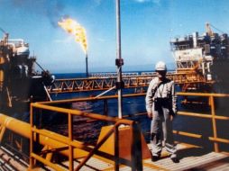 Personal especializado realizó trabajos de soldadura de tapa, aplicación de recubrimiento mecánico y tapado de excavación. ARCHIVO  /