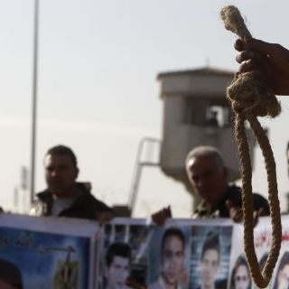 Reanudan juicio contra Mubarak en corte de El Cairo