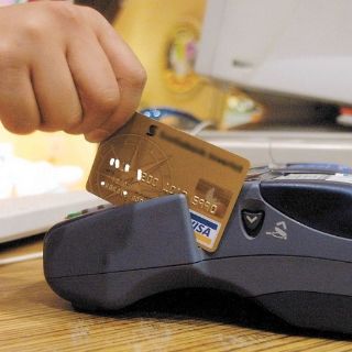 Aumenta cautela sobre el uso de tarjetas bancarias