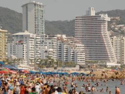 Al menos 100 mil turistas procedentes de toda la república vacacionan en el puerto. NTX  /