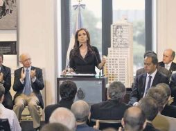 Cristina Fernández agradece las muestras de cariño y el apoyo tanto de la gente como de sus homólogos americanos. AP  /