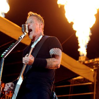 Cantante del grupo Metallica apedreó a fotógrafos en balneario uruguayo