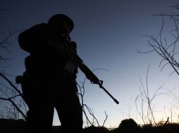 Los militares decidieron marcar alto a los vehículos para registrarlos motivo por el que fueron repelidos a tiros. ARCHIVO  /